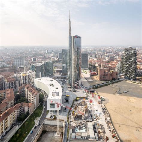 grattacielo prada milano|The Milano skyline is transformed .